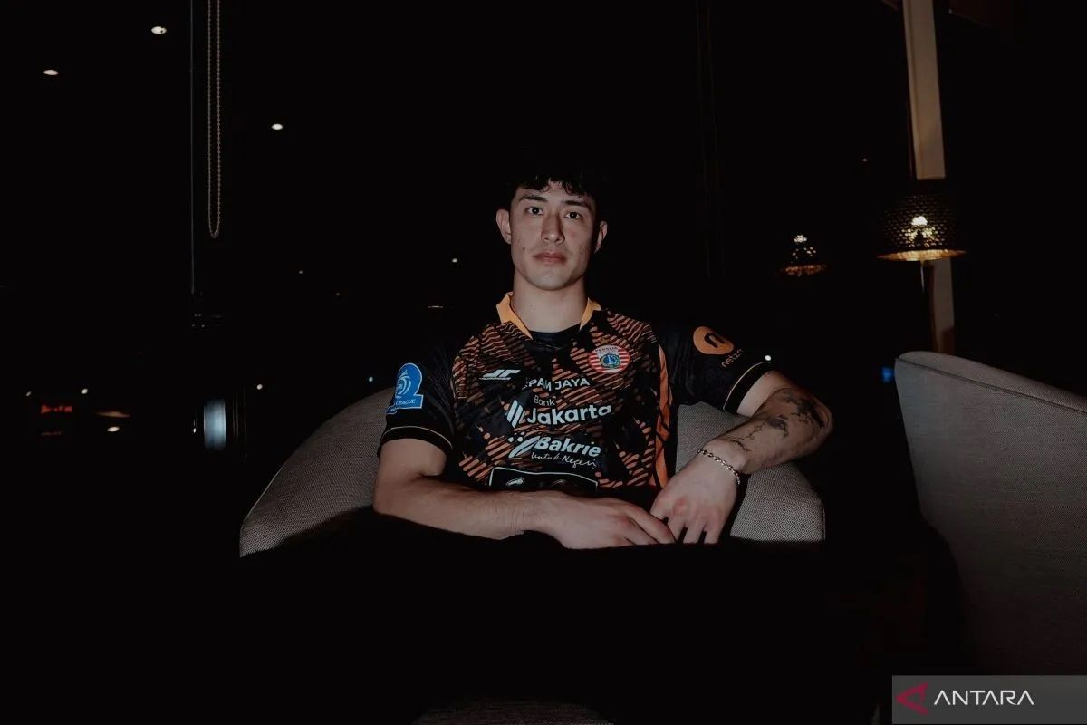 Persija Tambah Amunisi, Kiper Muda Cyrus Margono Resmi Merapat