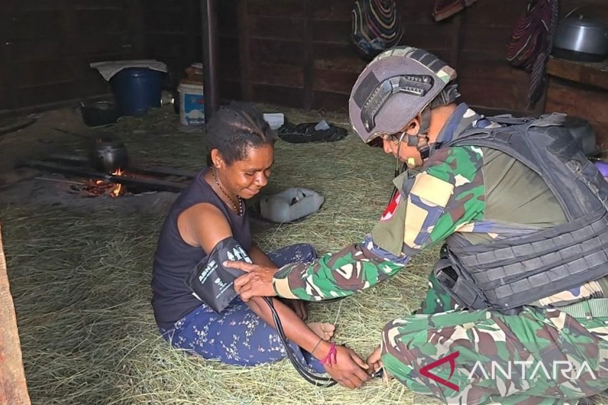 Satgas Yonif 511/DY perkuat layanan kesehatan keliling di Popome