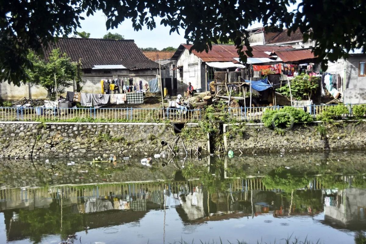 Kemiskinan di persimpangan musim