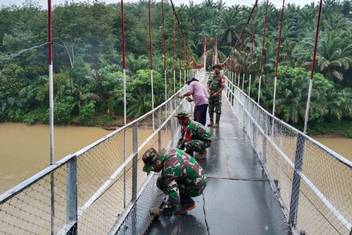 TNI selesaikan jembatan di Padang Lawas Utara penghubung antadesa