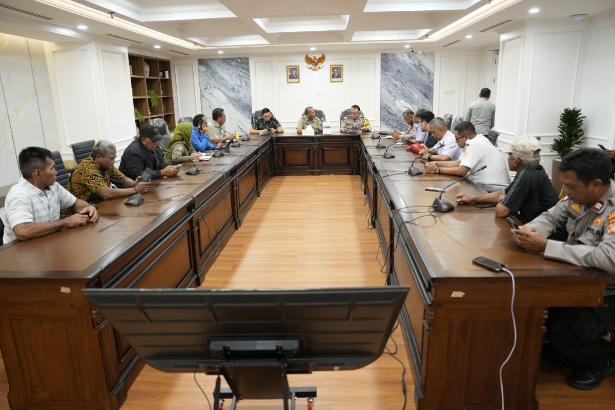 Pemkot Jakut kaji penanganan sampah di bawah kolong Tol Papanggo