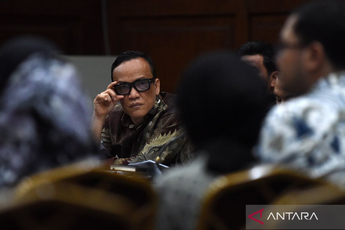 Eks Wamenaker Noel harap pimpinan KPK hadir di persidangan kasusnya