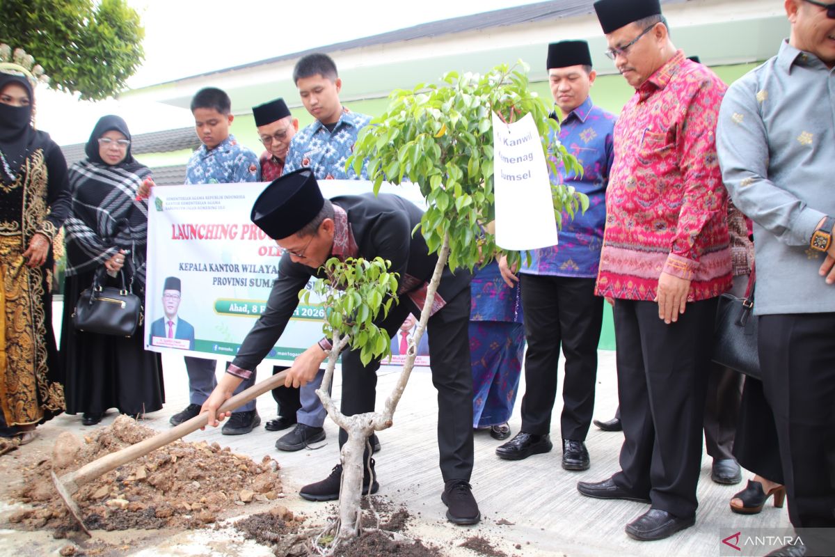 Kemenag Sumsel jalankan program tanam pohon di madrasah