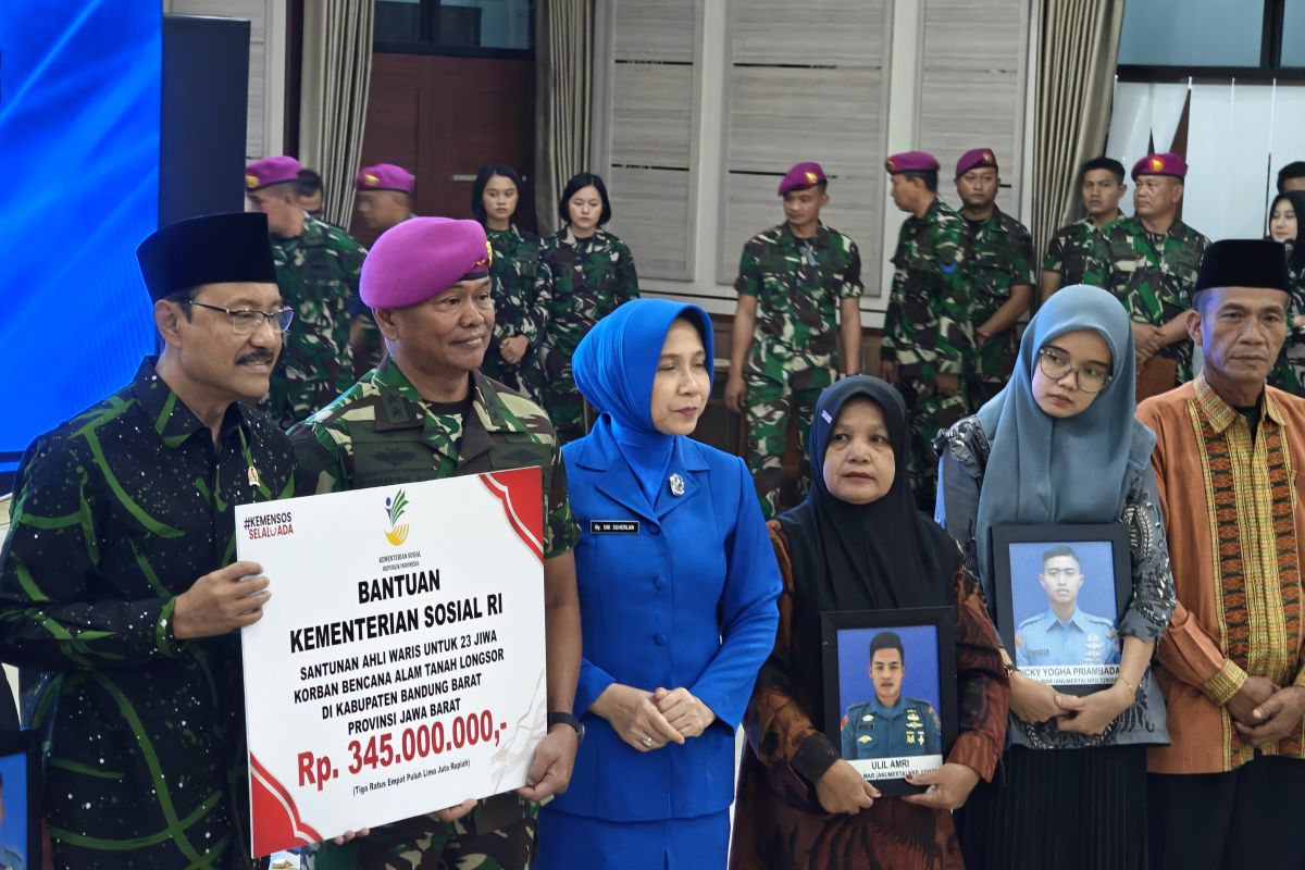 23 keluarga prajurit Marinir korban longsor terima bantuan Rp340 juta