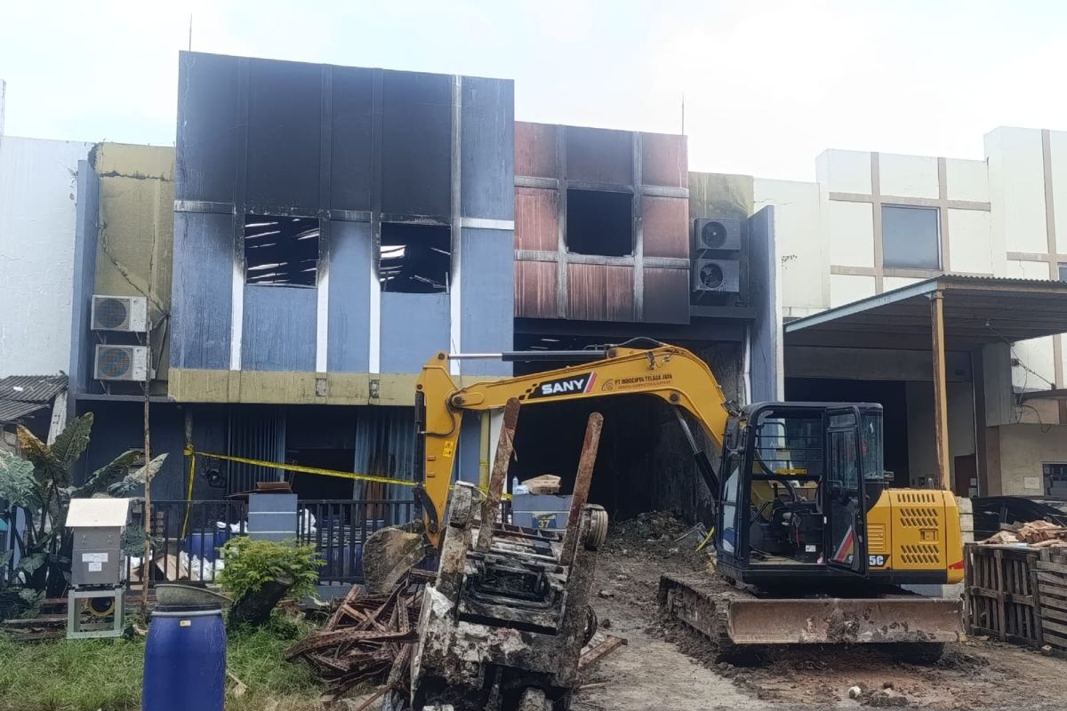 Kebakaran gudang pestisida picu Sungai Cisadane tercemar hingga 22 km