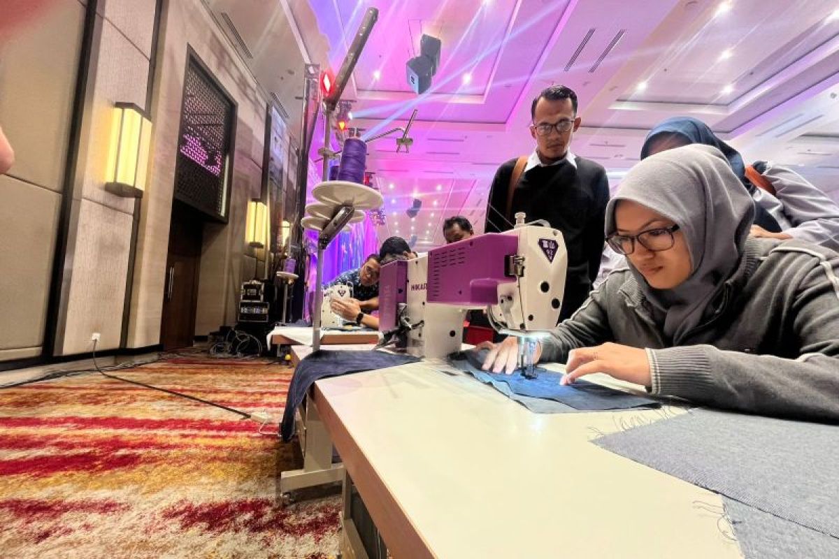 Luncurkan mesin jahit berteknologi AI, Hikari gebrak pasar garmen