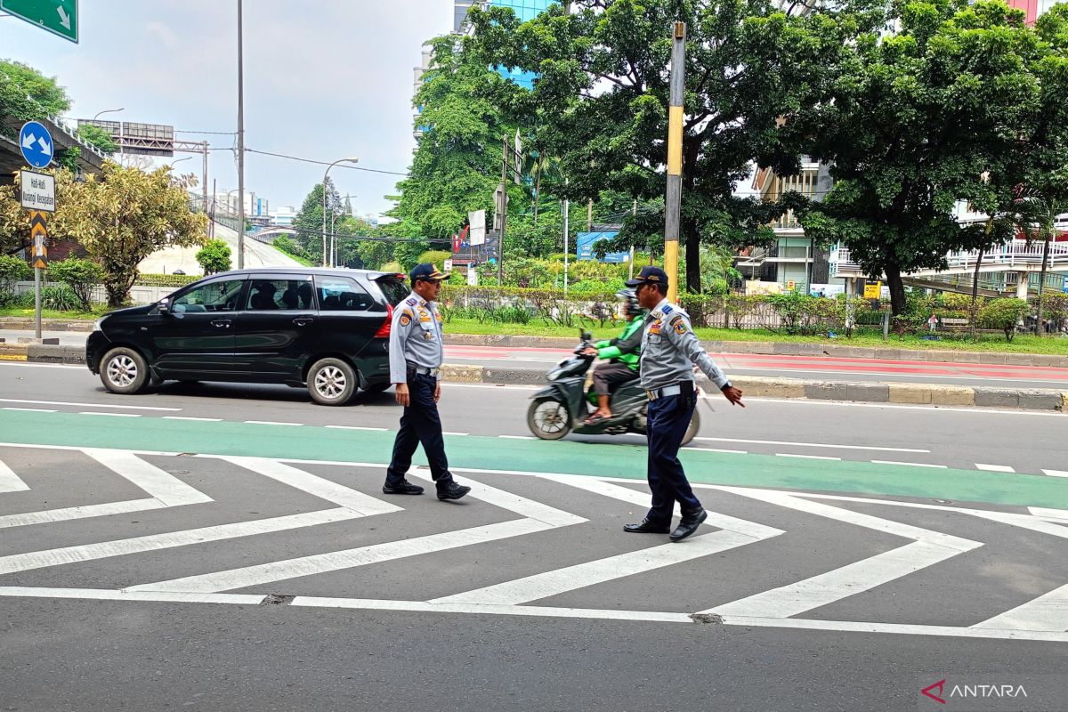 Total 18 mata kucing di "underpass" Cawang Jaktim hilang dicuri