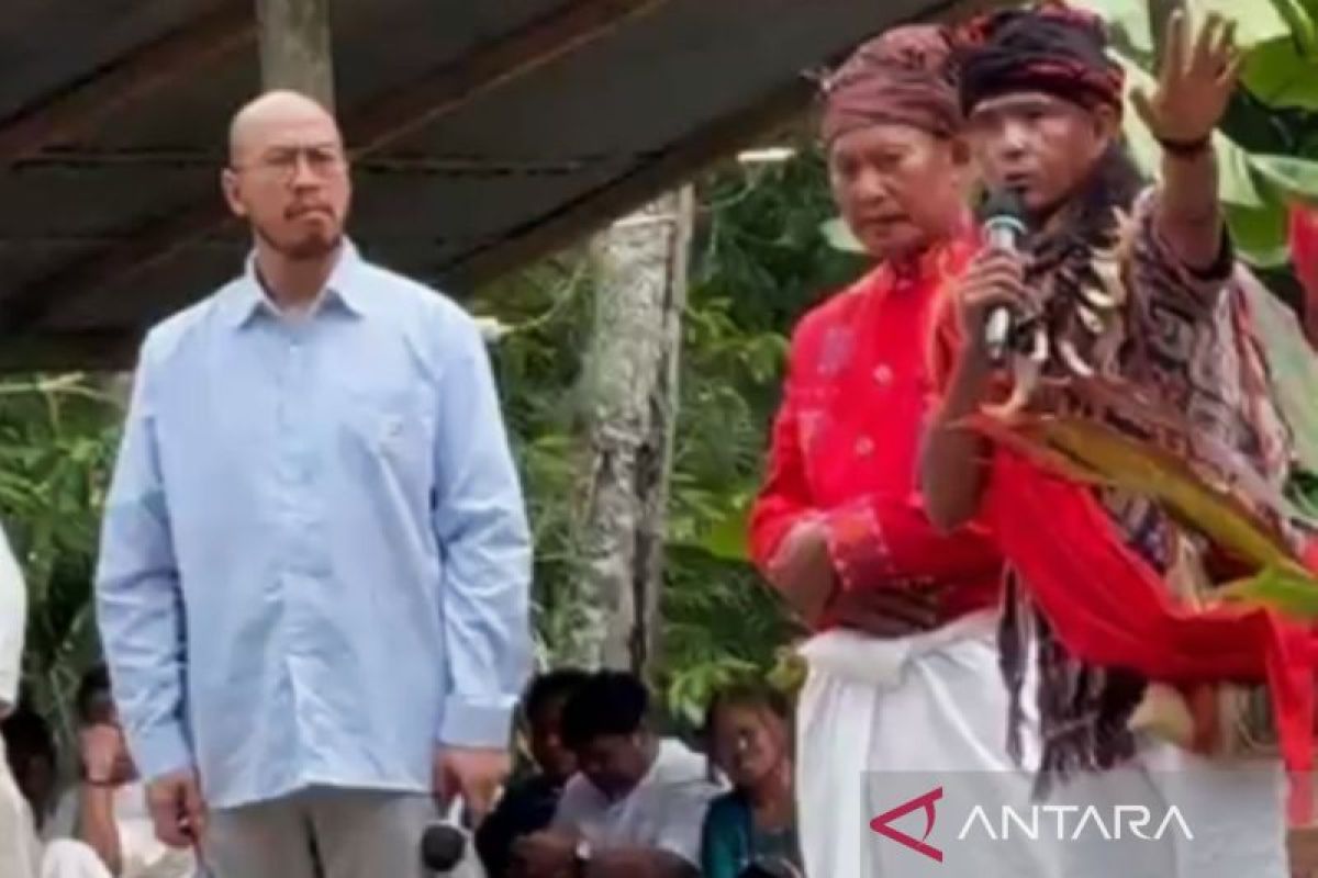 Panji Pragiwaksono jalani sanksi adat di Toraja