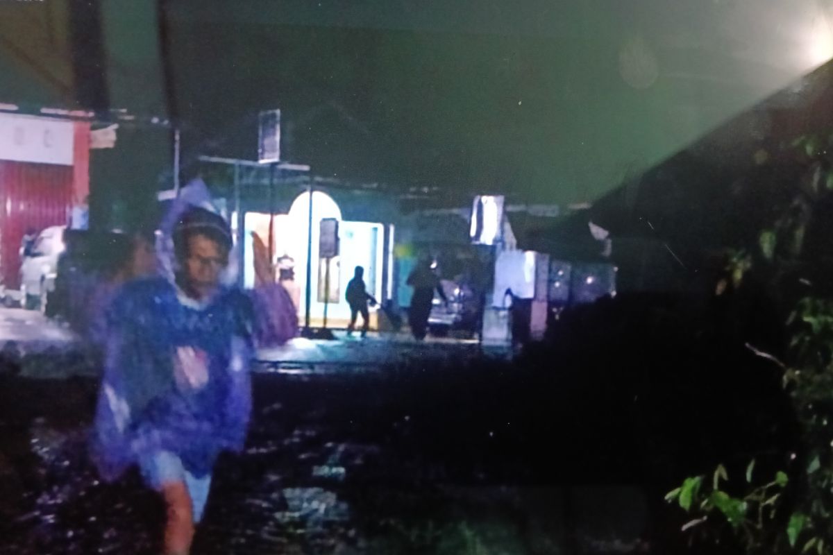 Hujan deras, belasan rumah warga Agam terendam banjir 50-80 cm