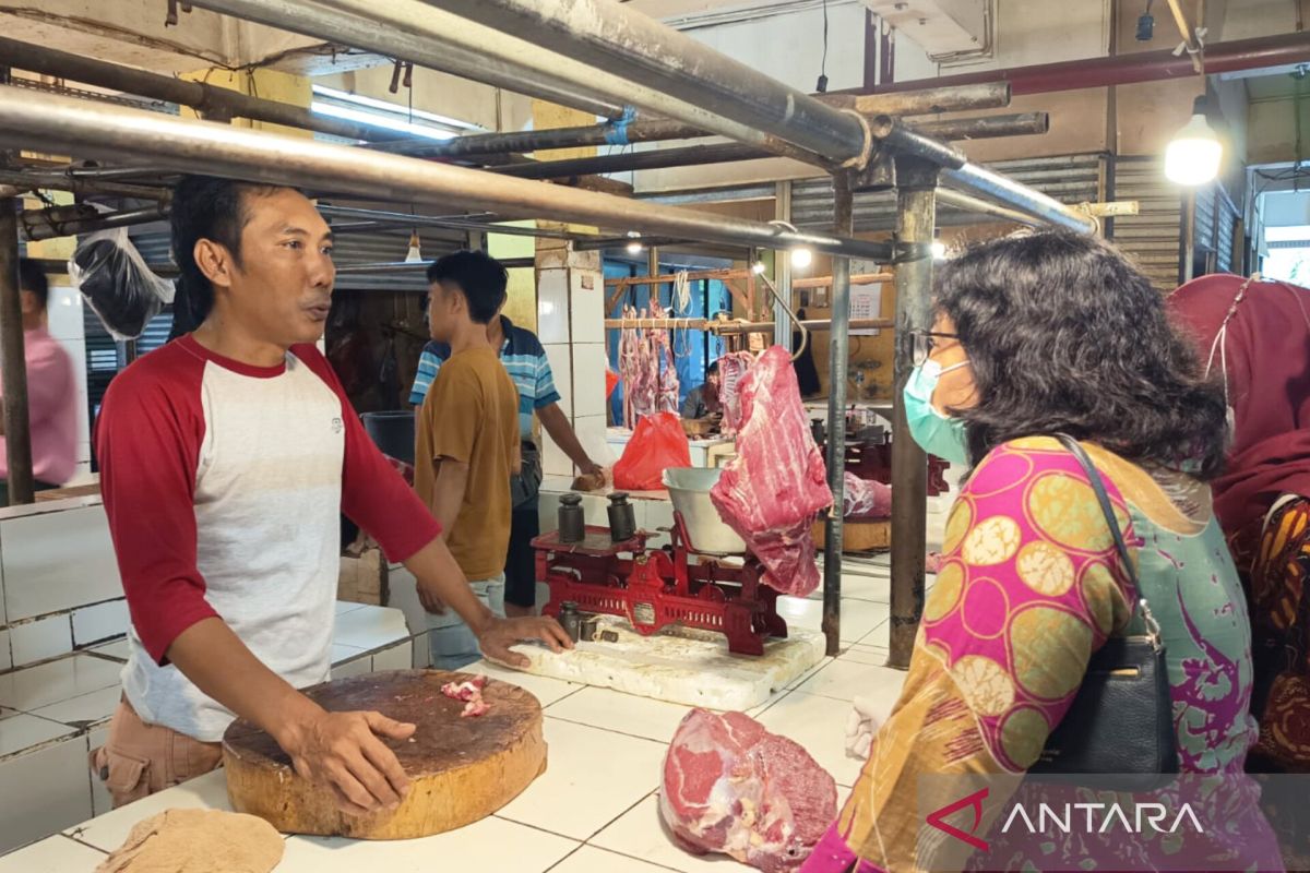 Pemkot Jaktim perketat pengawasan daging jelang Ramadhan dan Imlek