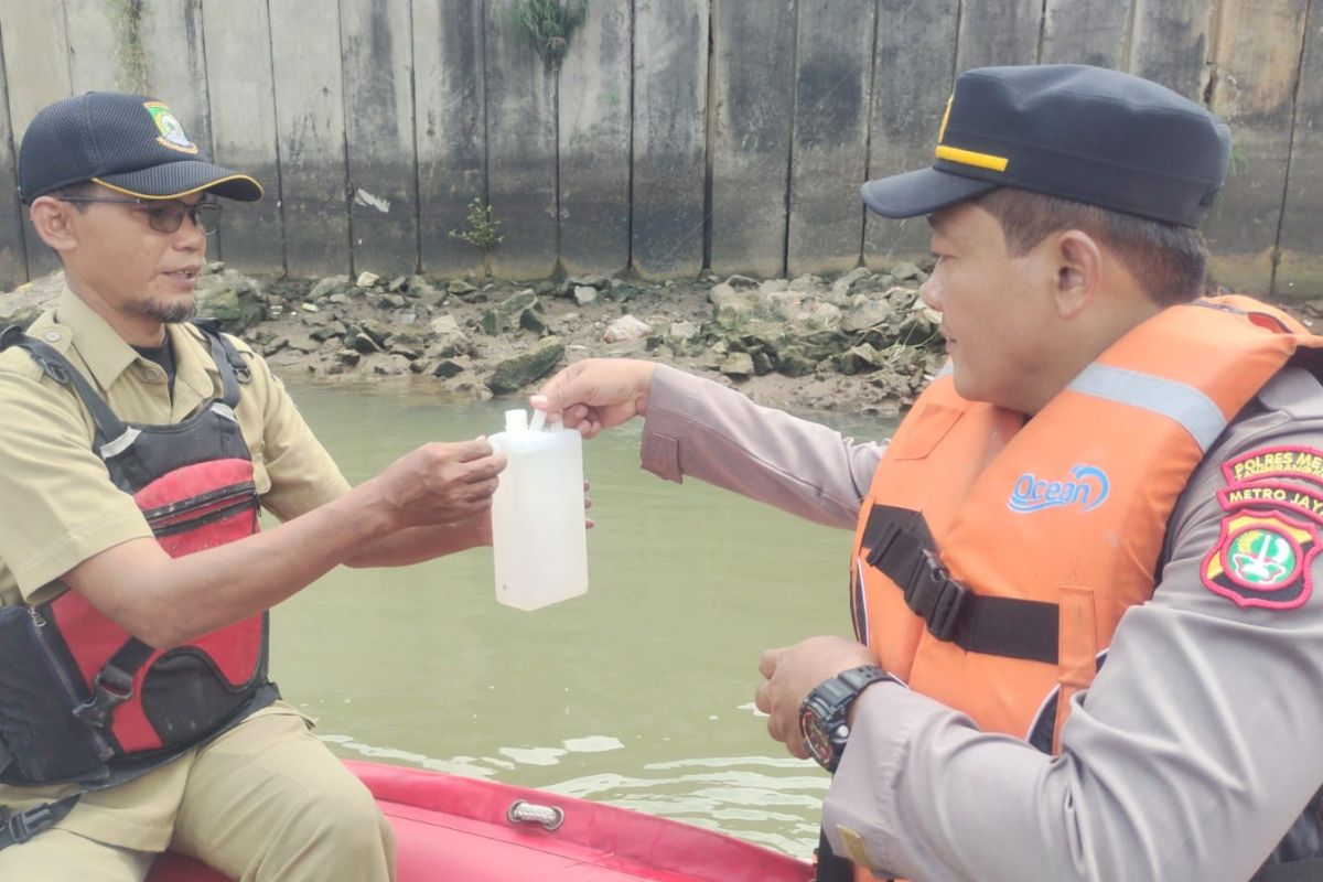 Tercemar pestisida, warga diimbau setop sementara pakai air Cisadane