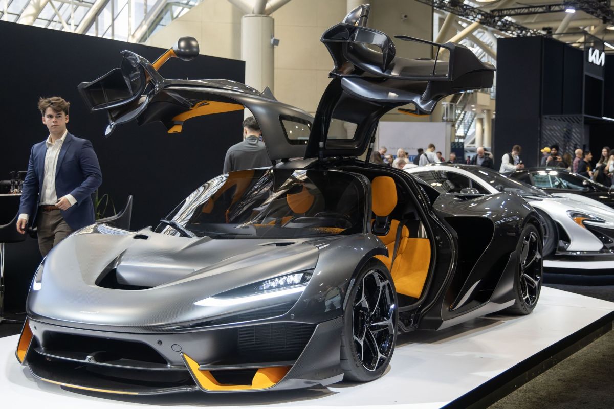 Deretan supercar dipamerkan di Canadian International Autoshow di Toronto
