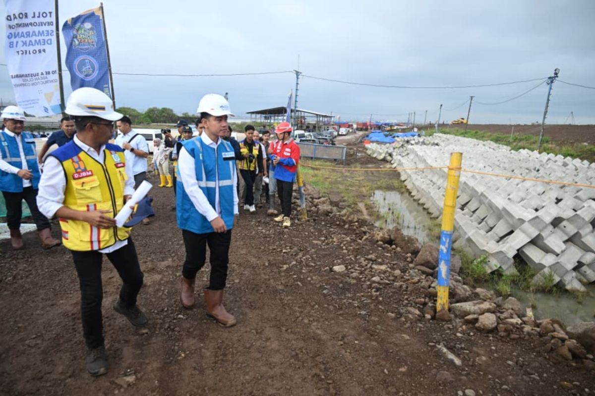 Vice President Gibran inspects Semarang-Demak toll, targets 2027 link