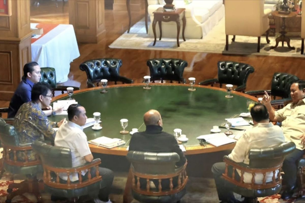Di Hambalang, Prabowo susun strategi perundingan ekonomi RI-AS