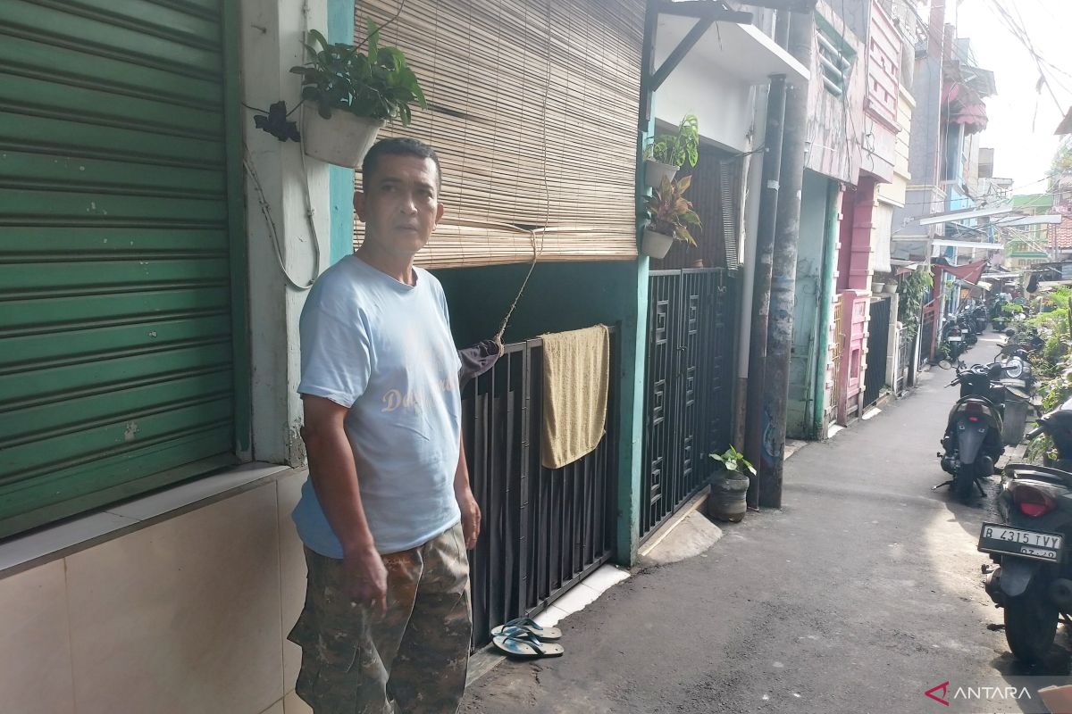 Polisi tangkap tiga orang karena bawa sajam di Jaktim