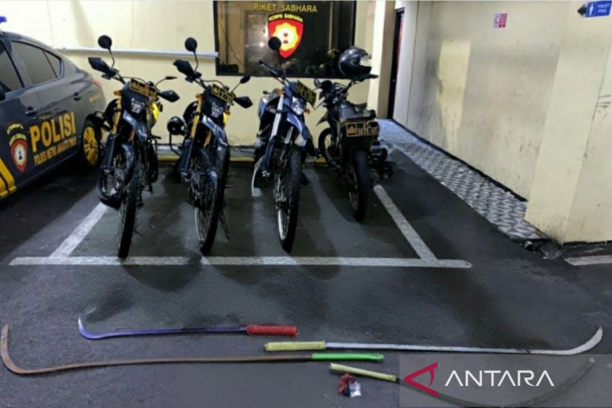 Polda Metro Jaya amankan lima pemuda hendak tawuran di Jaktim