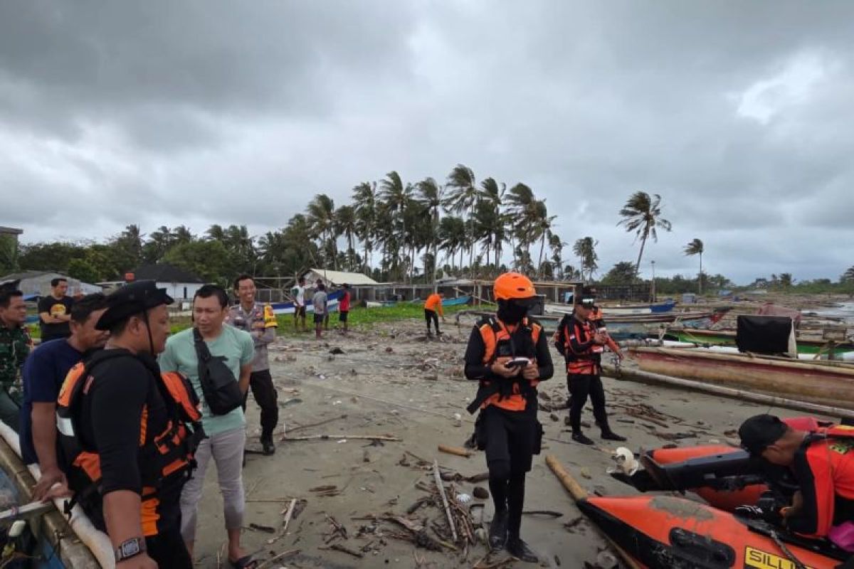 Seorang remaja terseret ombak Pantai Camara Pandeglang