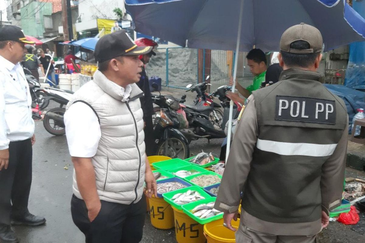 Jelang Ramadhan, Satpol PP tertibkan pedagang di Kebayoran Lama