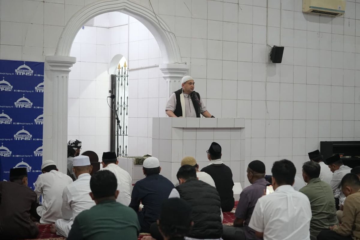 Tarawih perdana, Munafri serukan persatuan dan solidaritas sosial
