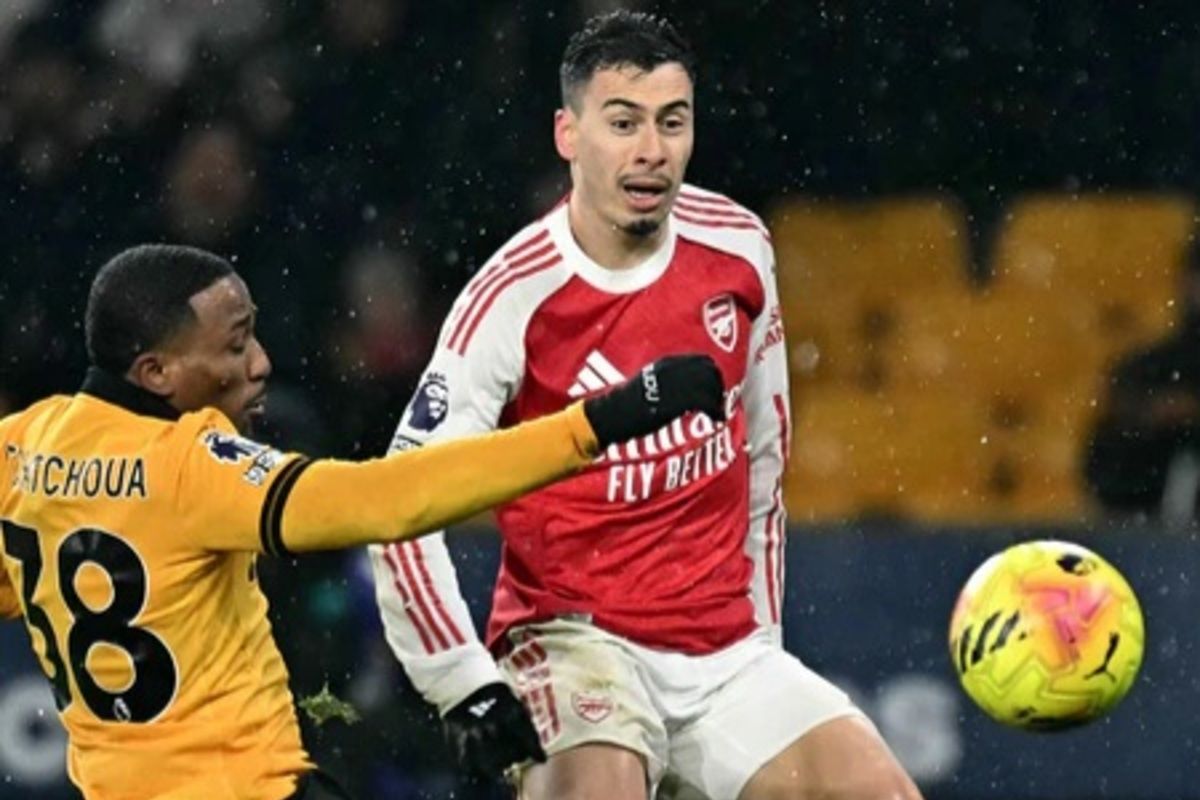 Gol bunuh diri gagalkan Arsenal menang di markas Wolves