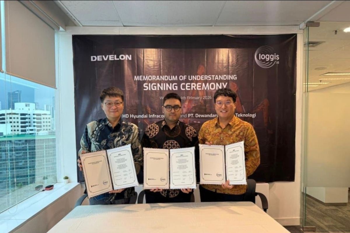 Kolaborasi Develon dan Loggis percepat transformasi alat berat menuju industri hijauu