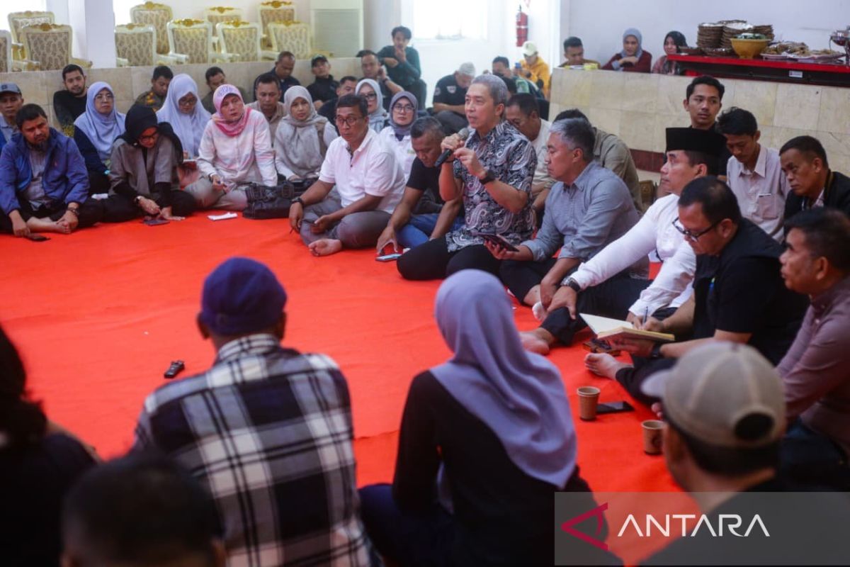 Ketika Wali Kota Bogor tak bisa menolak "digerebek" ratusan warganya