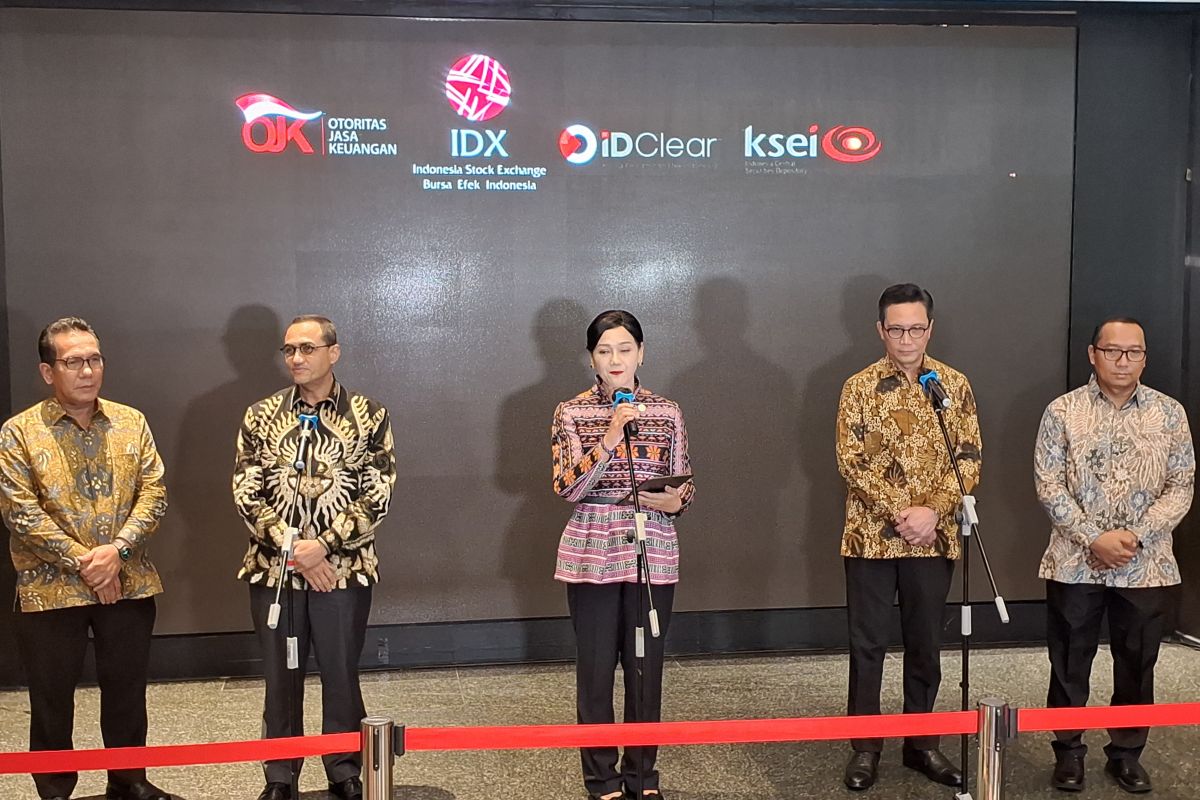 OJK beri denda Rp5,7 miliar ke tiga pelaku manipulasi harga saham IMPC
