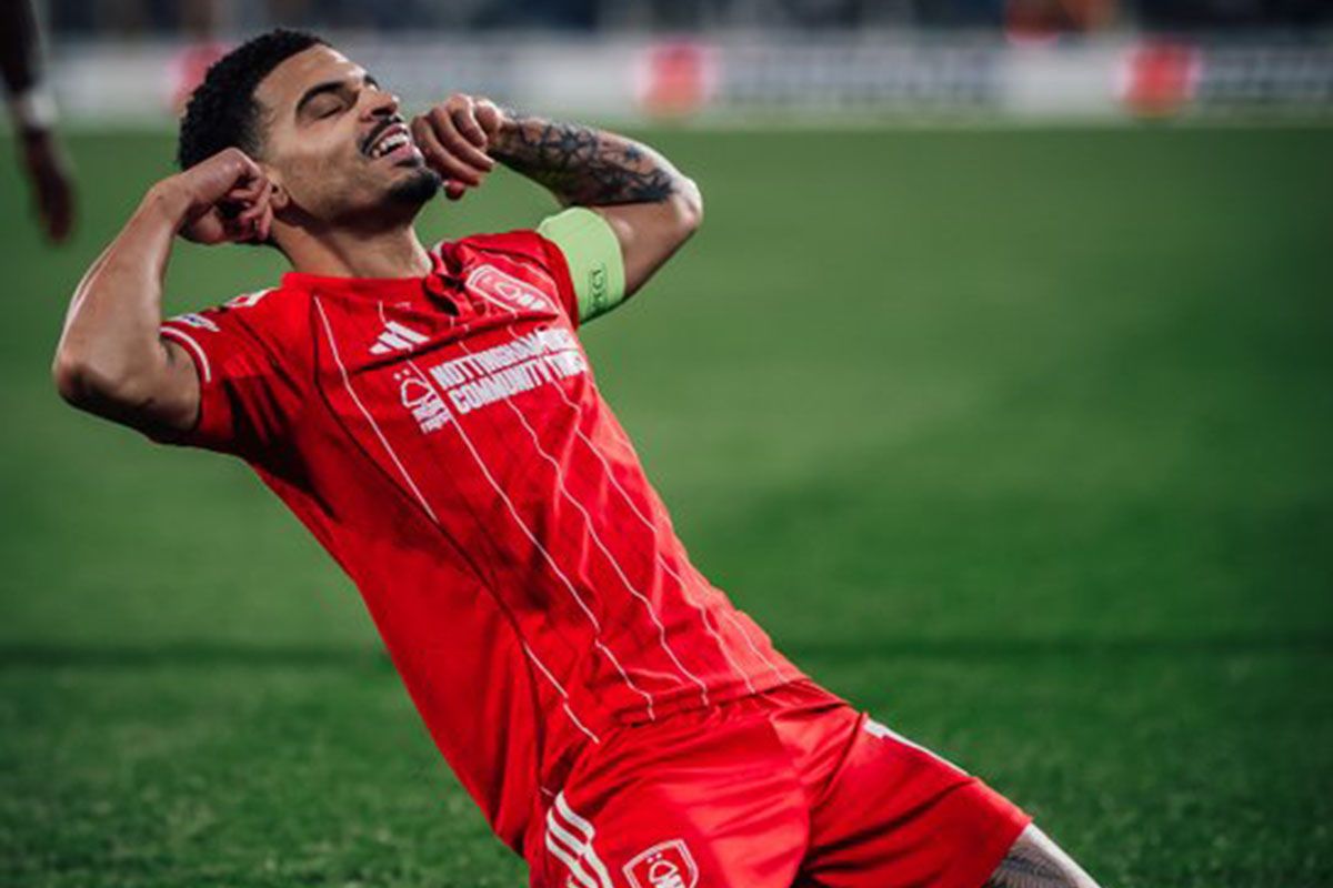 Nottingham Forest gulung Fenerbahce 3-0 di Istanbul