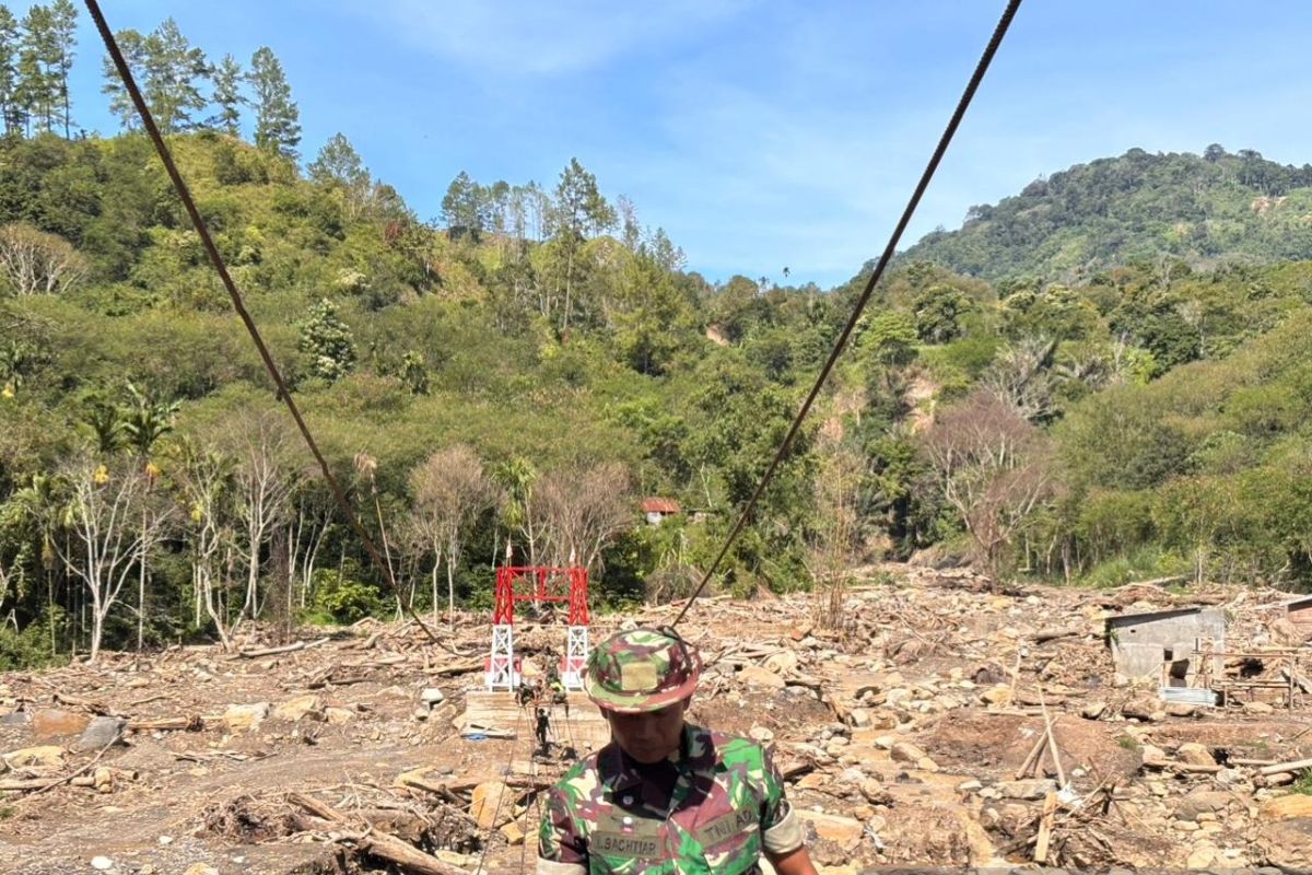 TNI AD bangun jembatan di Kecamatan Ketol