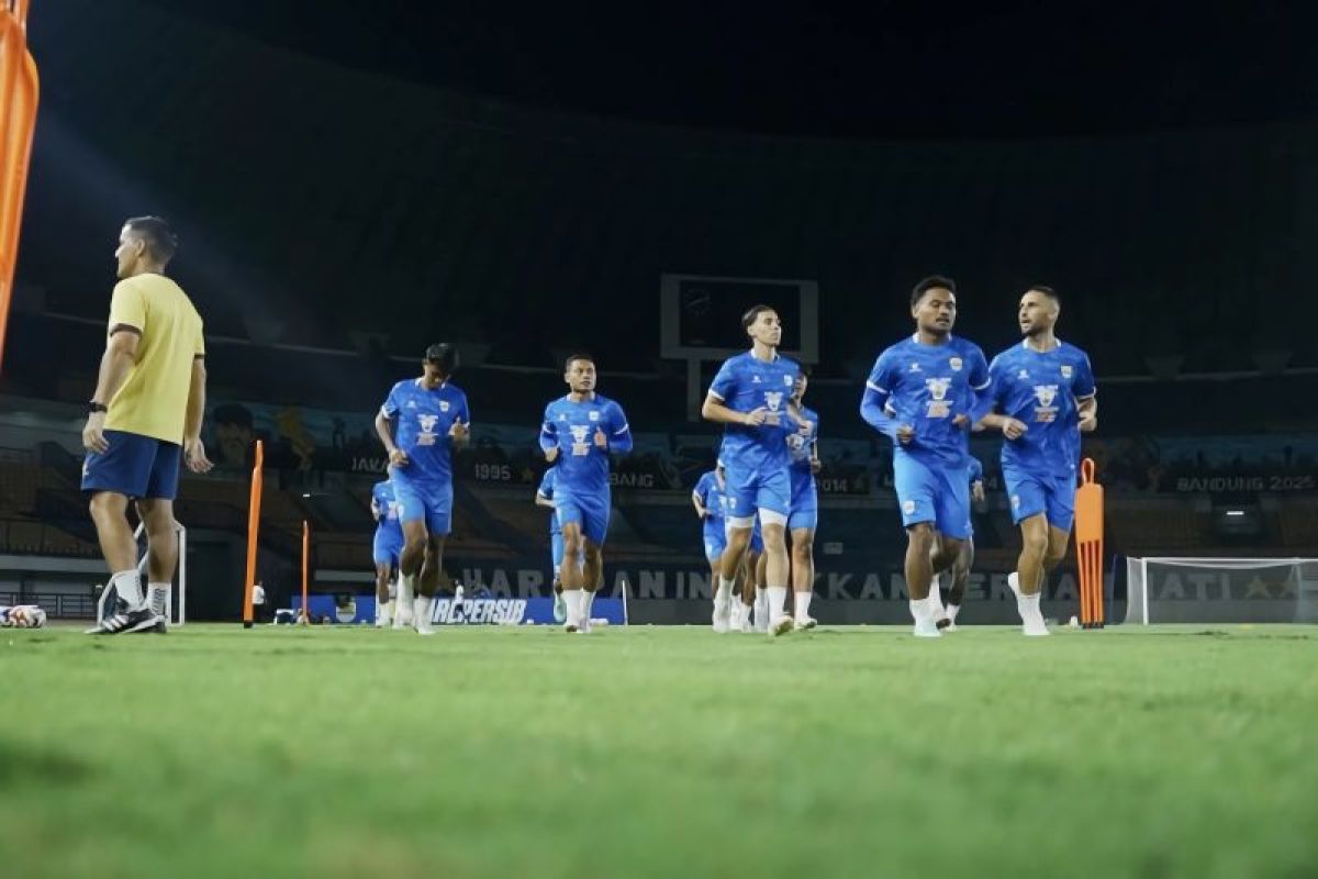 Persib Bandung tanpa Matricardi dan Putros hadapi Semen Padang