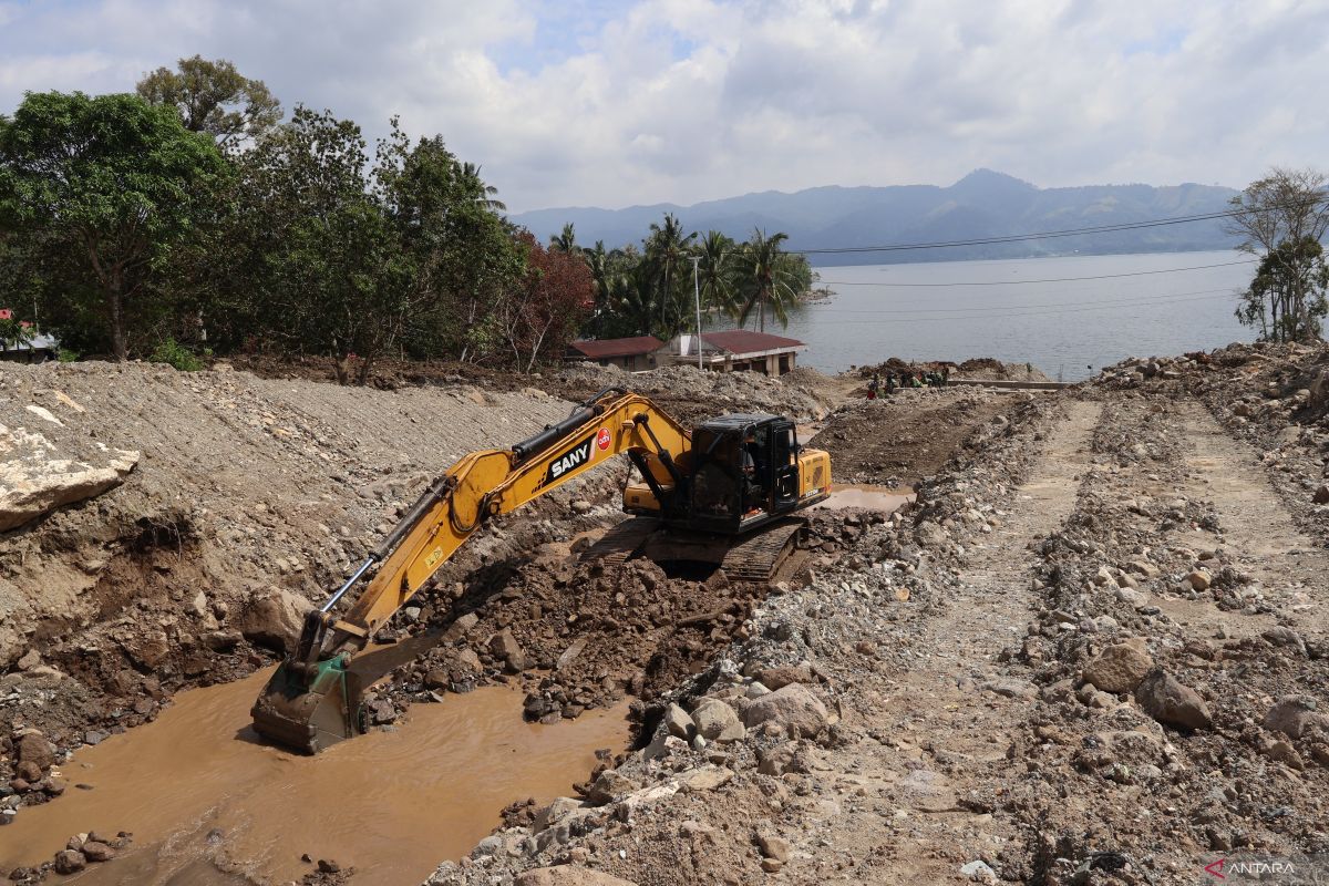 Progres pembangunan jembatan aramco di Tanah Datar sudah 55 persen
