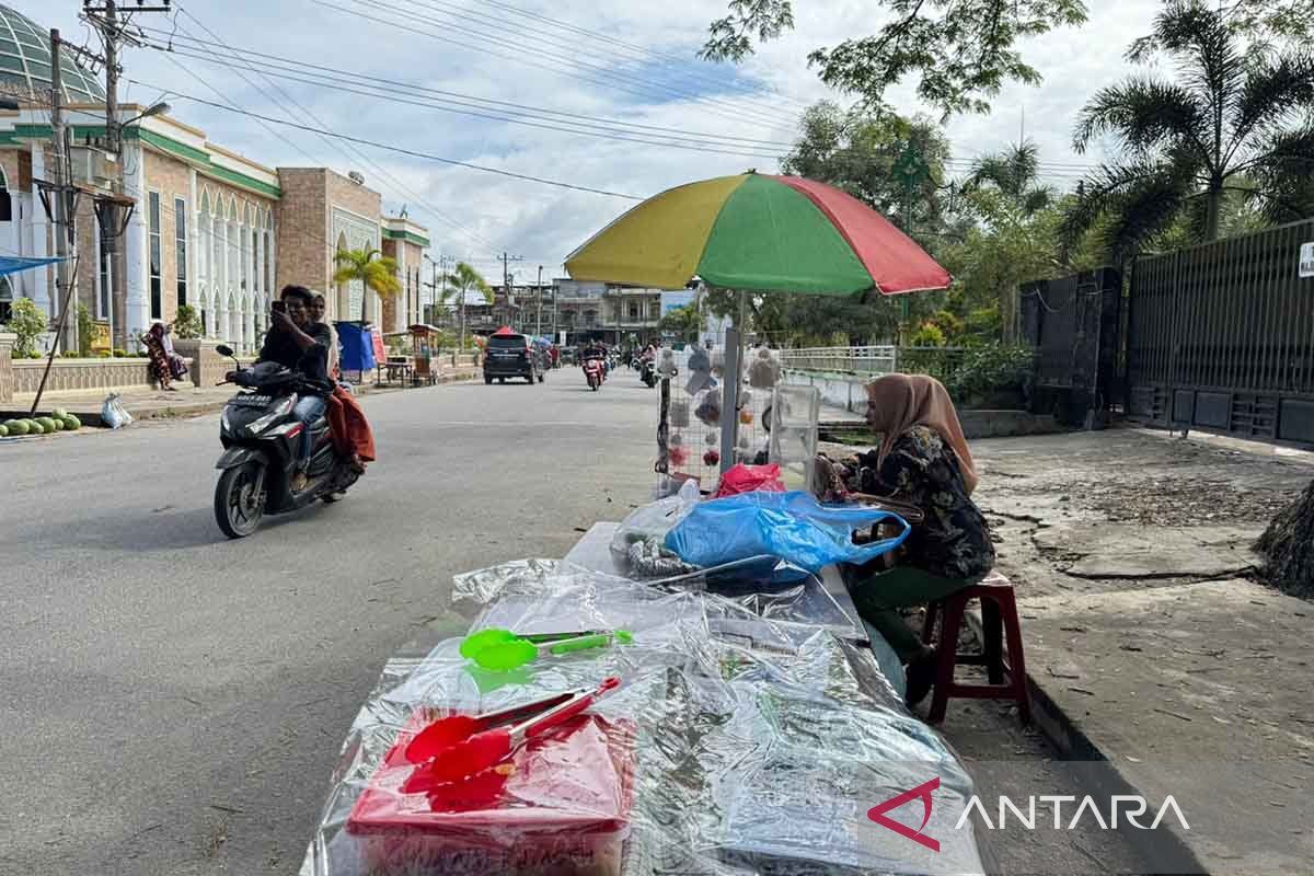 Bupati Aceh Timur: Jangan jualan takjil sebelum pukul 15.00 WIB
