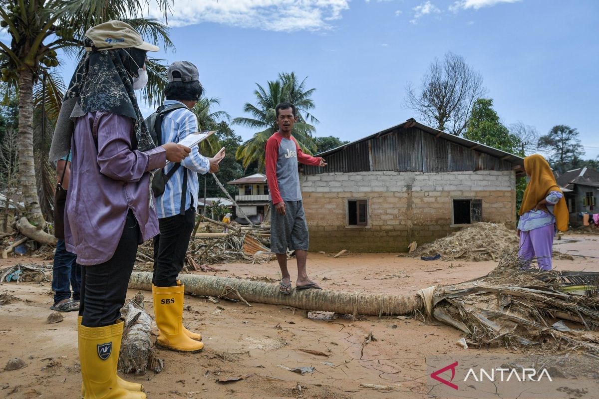 Pendataan rumah rusak pascabencana banjir dan longsor di Tukka Tapteng