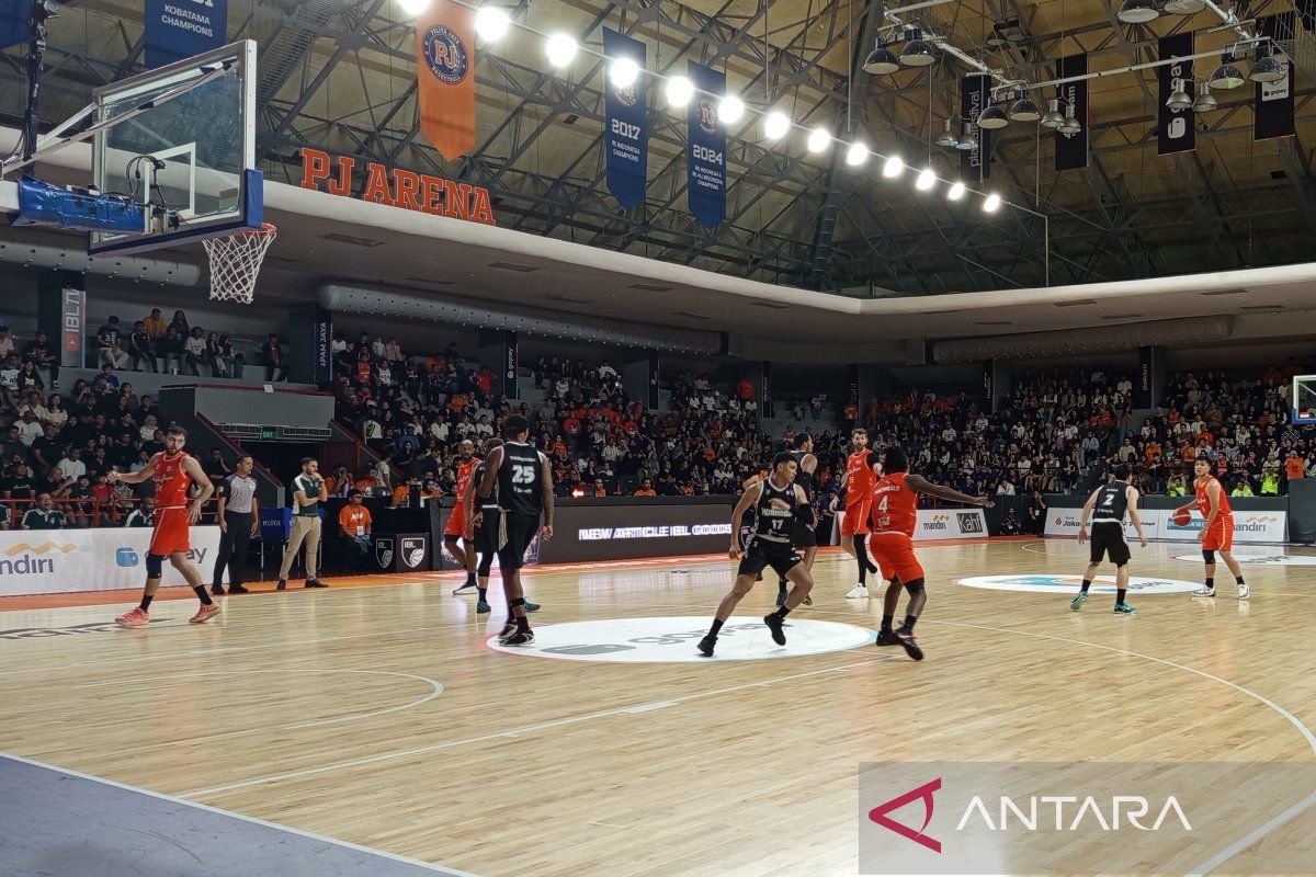 Pelita Jaya sapu bersih setengah musim untuk puncaki klasemen