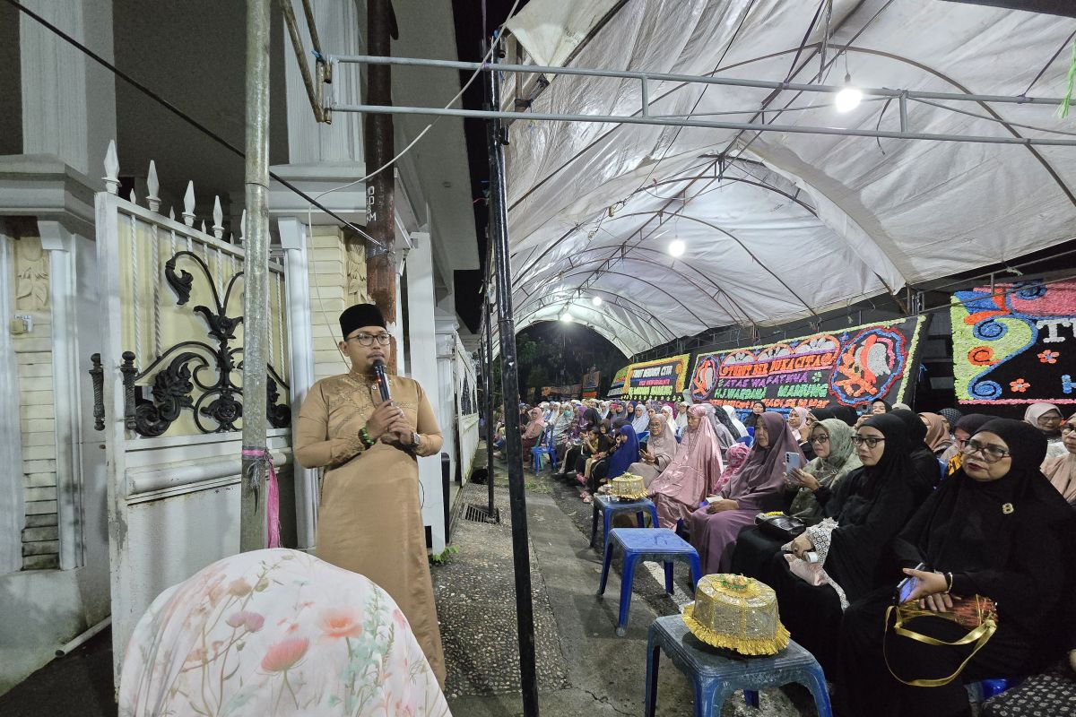 Seribuan warga hadiri takziah istri anggota DPRD Sulsel korban kecelakaan