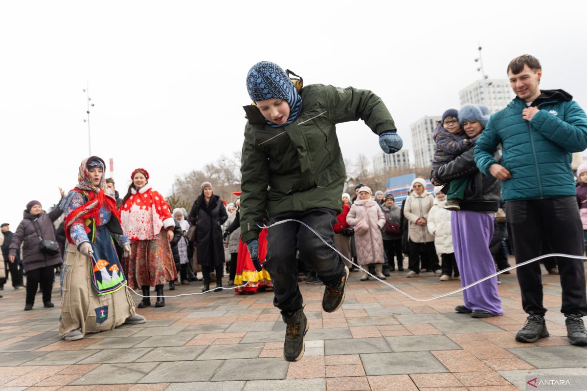 Sambut musim semi, warga Vladivostok gelar Festival Maslenitsa