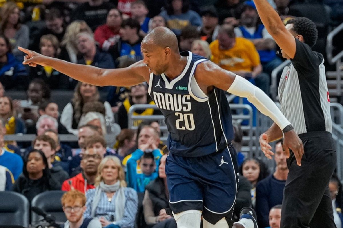 Middleton bawa Mavericks keluar dari 10 kekalahan beruntun