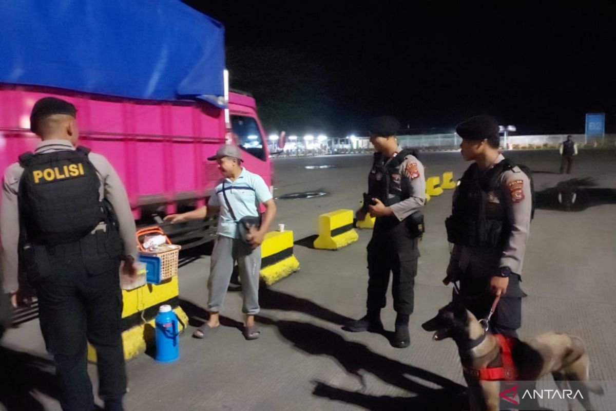 Polda NTB kerahkan anjing pelacak K-9 amankan Pelabuhan Lembar
