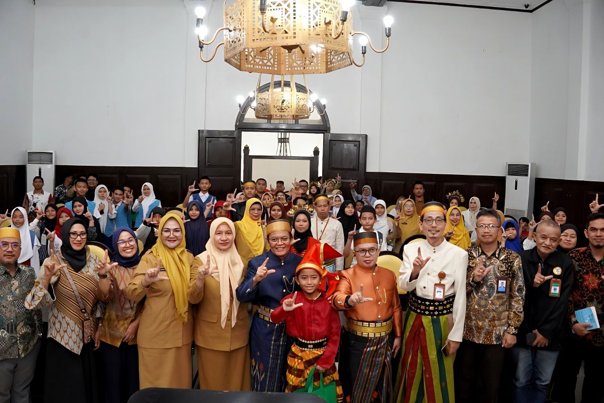 Indonesia promotes local identity with Makassar digital dictionary