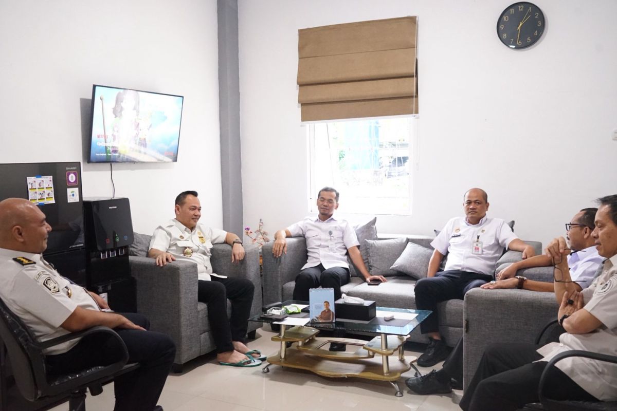 Bahas BMN, Kakanwil Kemenkum Sulbar Koordinasi dengan Kakanwil Ditjen Imigrasi