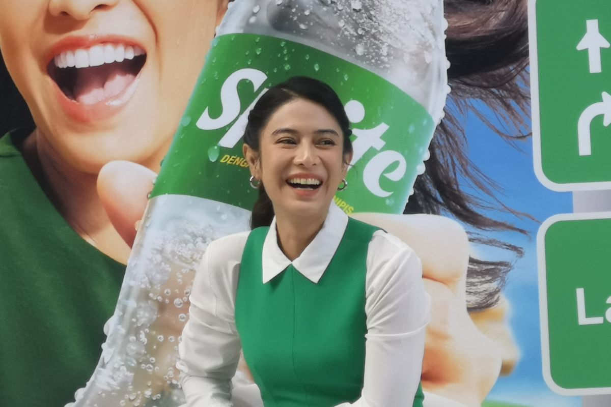 Dian Sastro dukung warung lewat iklan AI