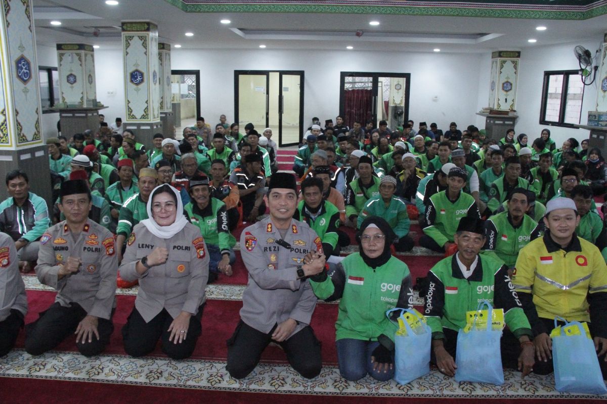 Melalui bukber, Polrestro Jakbar perkuat sinergi kamtibmas dengan ojol