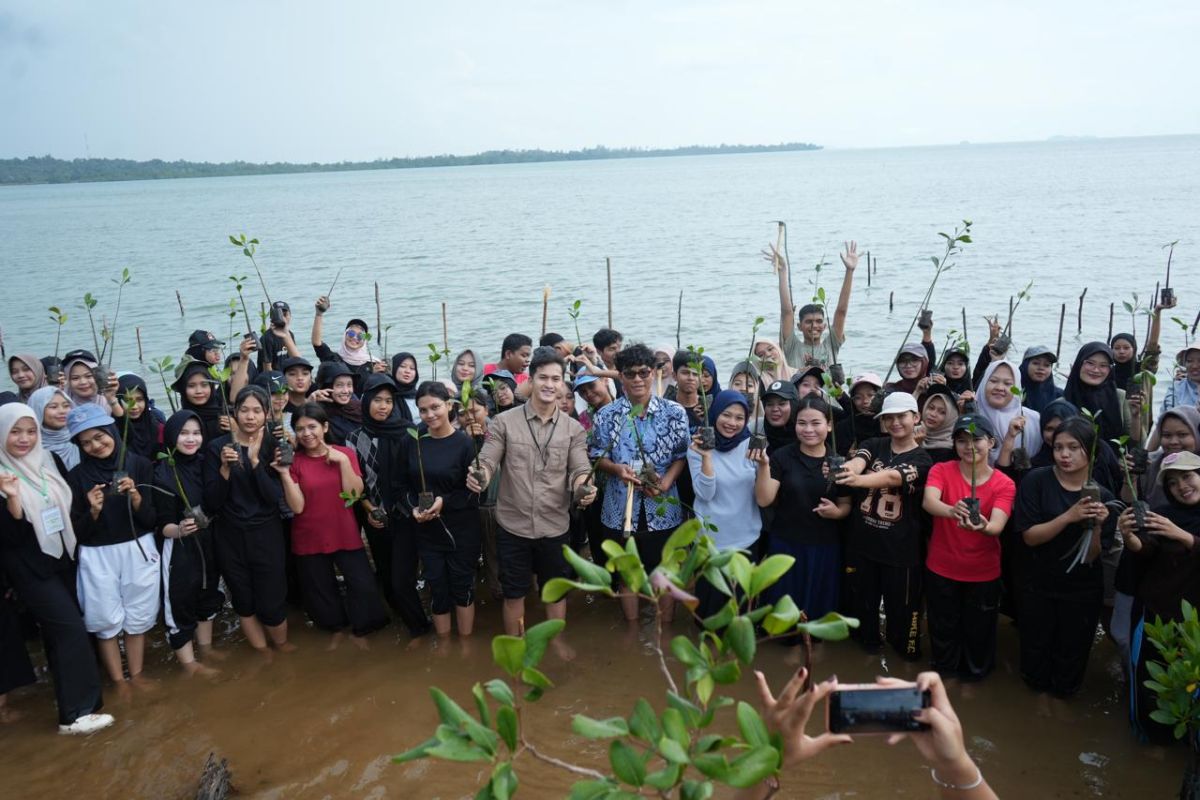 Indonesia seeks stronger youth role in mangrove rehabilitation