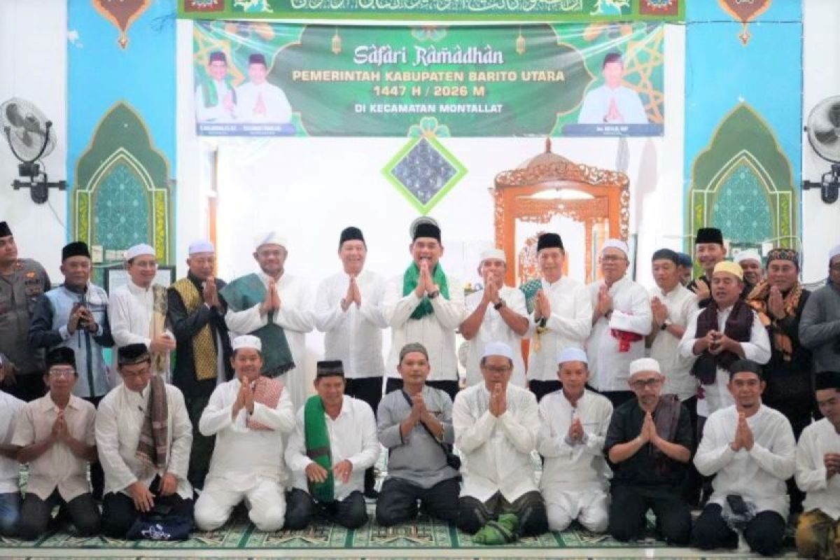 Bupati Shalahuddin serahkan hibah Rp3 miliar pada Safari Ramadhan di Montallat