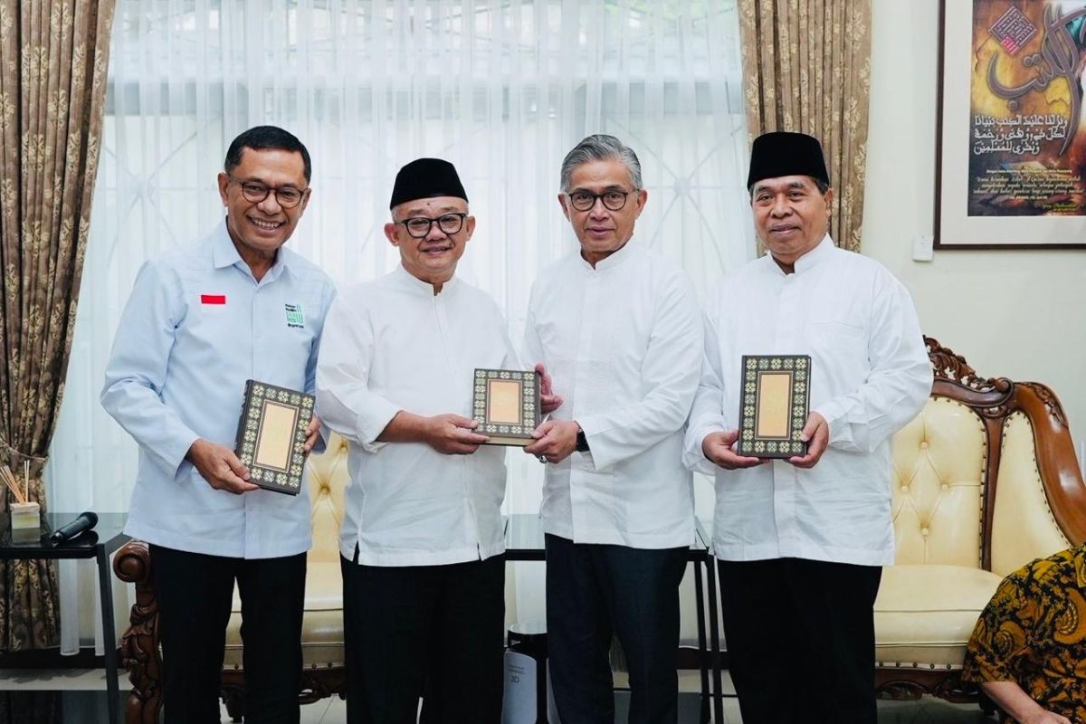 PP Muhammadiyah terima wakaf Al Quran dari Sinar Mas