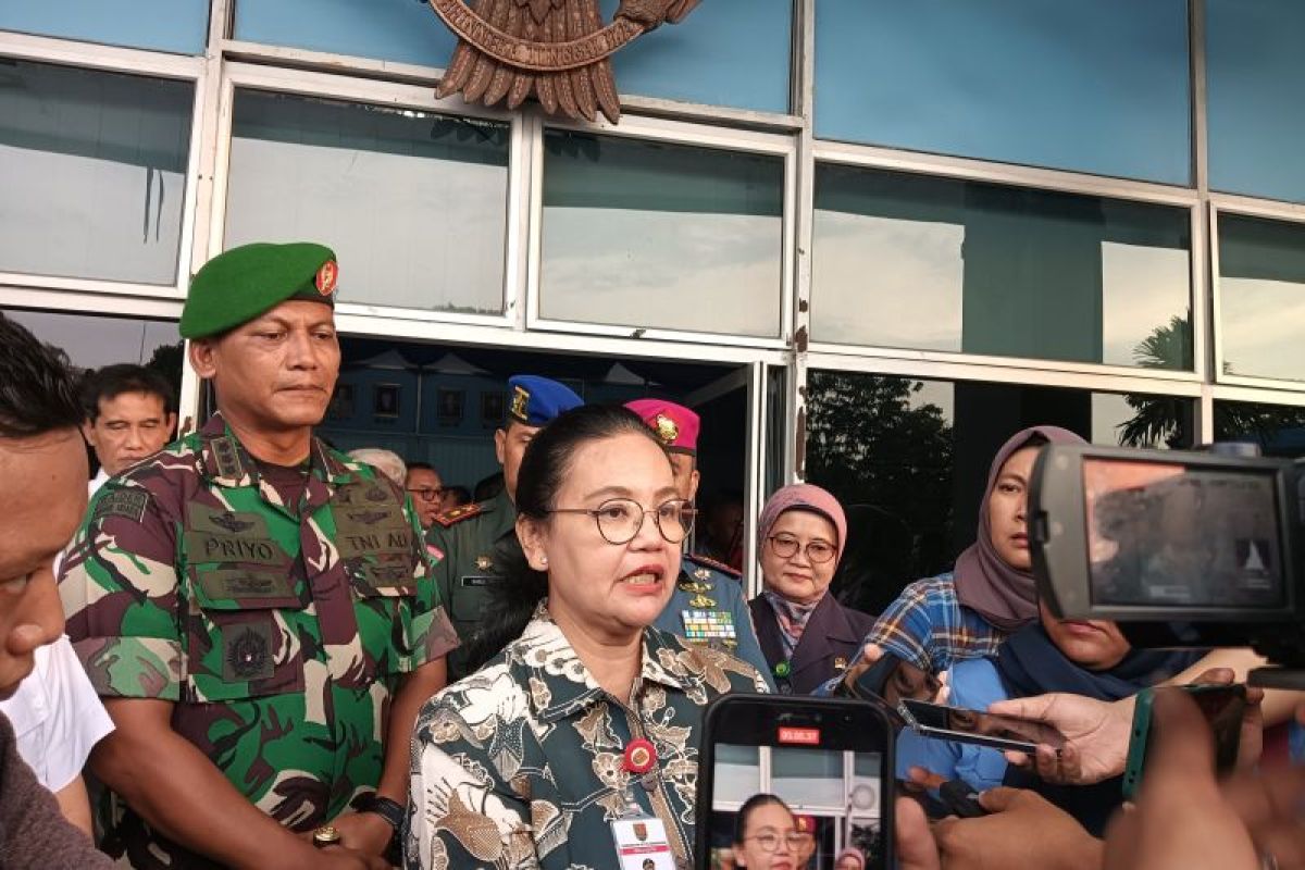 Pemkot Semarang kibarkan bendera setengah tiang tiga hari kenang Try Sutrisno