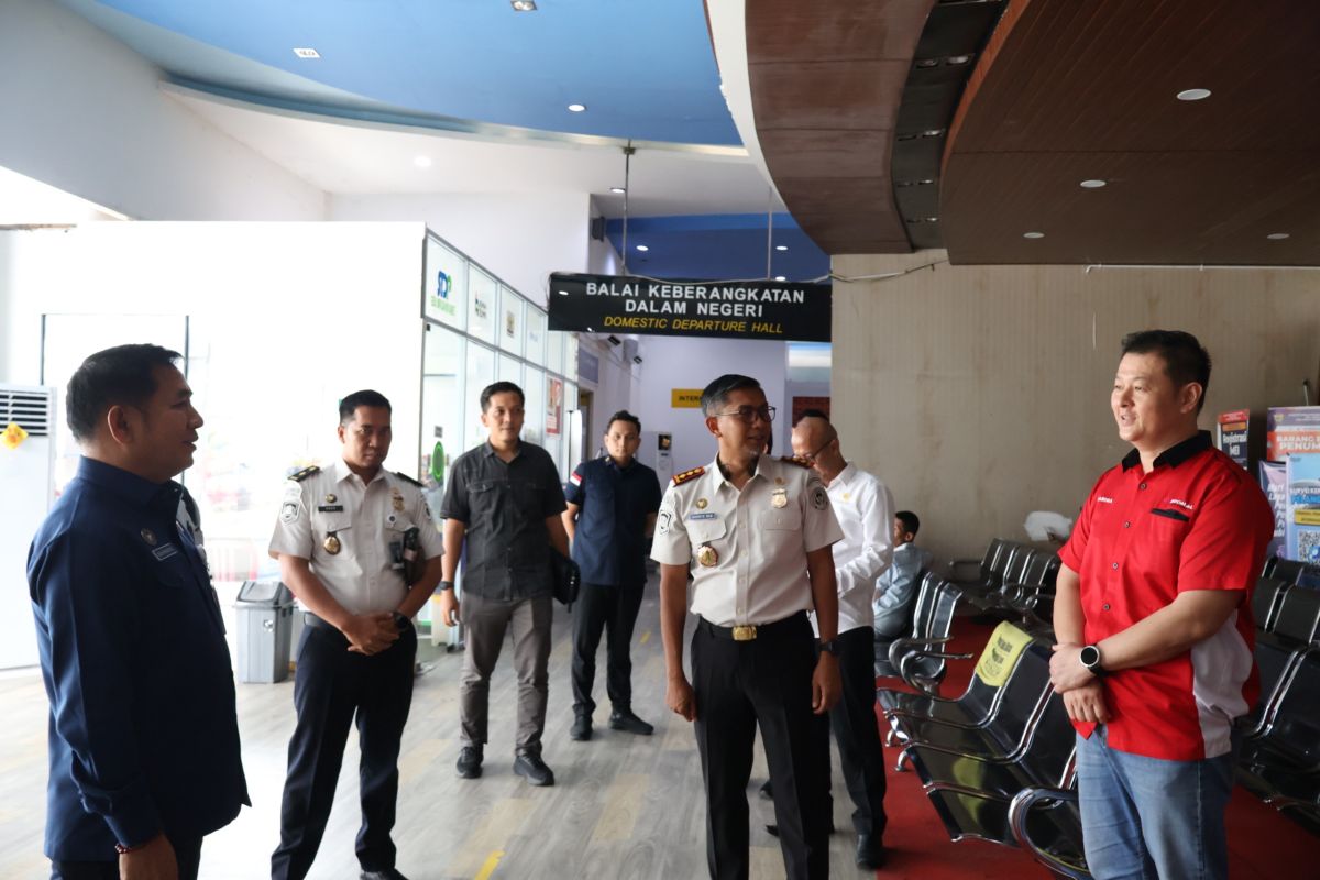 Kanwil Imigrasi Riau cek pelayanan keimigrasian dan lalu lintas penumpang di Pelabuhan Dumai