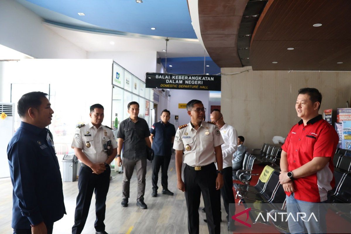 Kanwil Imigrasi Riau cek pelayanan keimigrasian dan lalulintas penumpang di Pelabuhan Dumai