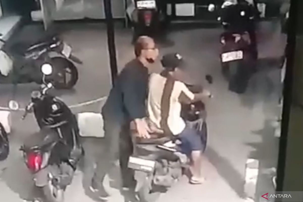 Ngaku polisi Polda, pria diduga hipnotis ojek di SPBU Makasar Jaktim