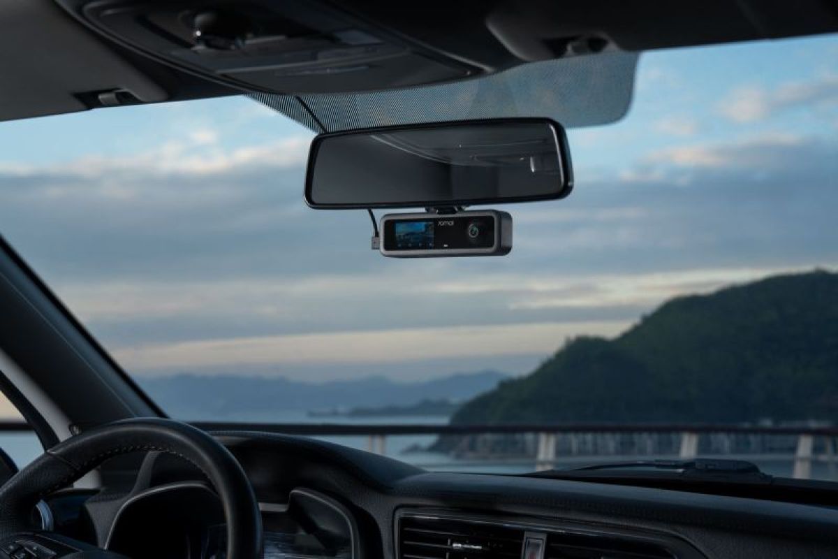 Manfaat kamera dashboard menempel di mobil